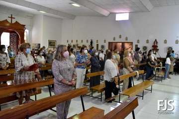  Decenas de fieles rinden pleitesía a San Antonio de Padua en Clavellinas/Francisco Javier Santana.